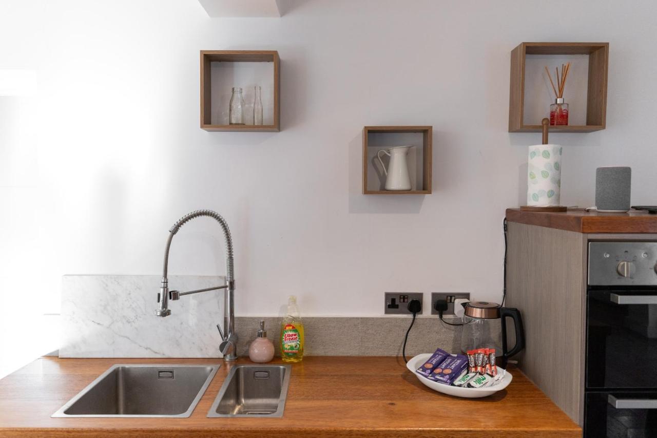 Executive Serviced Accommodation- Southampton, Perfect For Relocators, Contractors And Professionals *