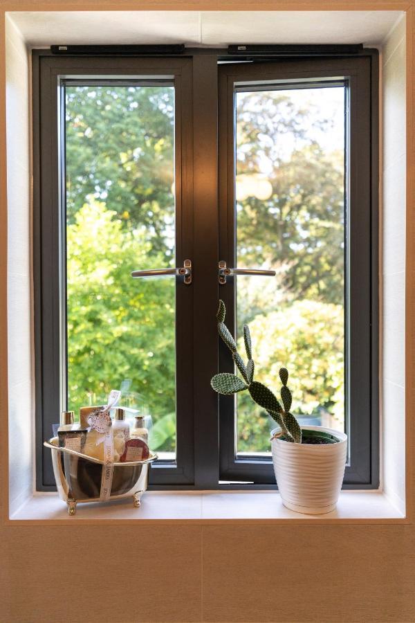 Holiday home Executive Serviced Accommodation- Southampton, Perfect For Relocators, Contractors And Professionals *