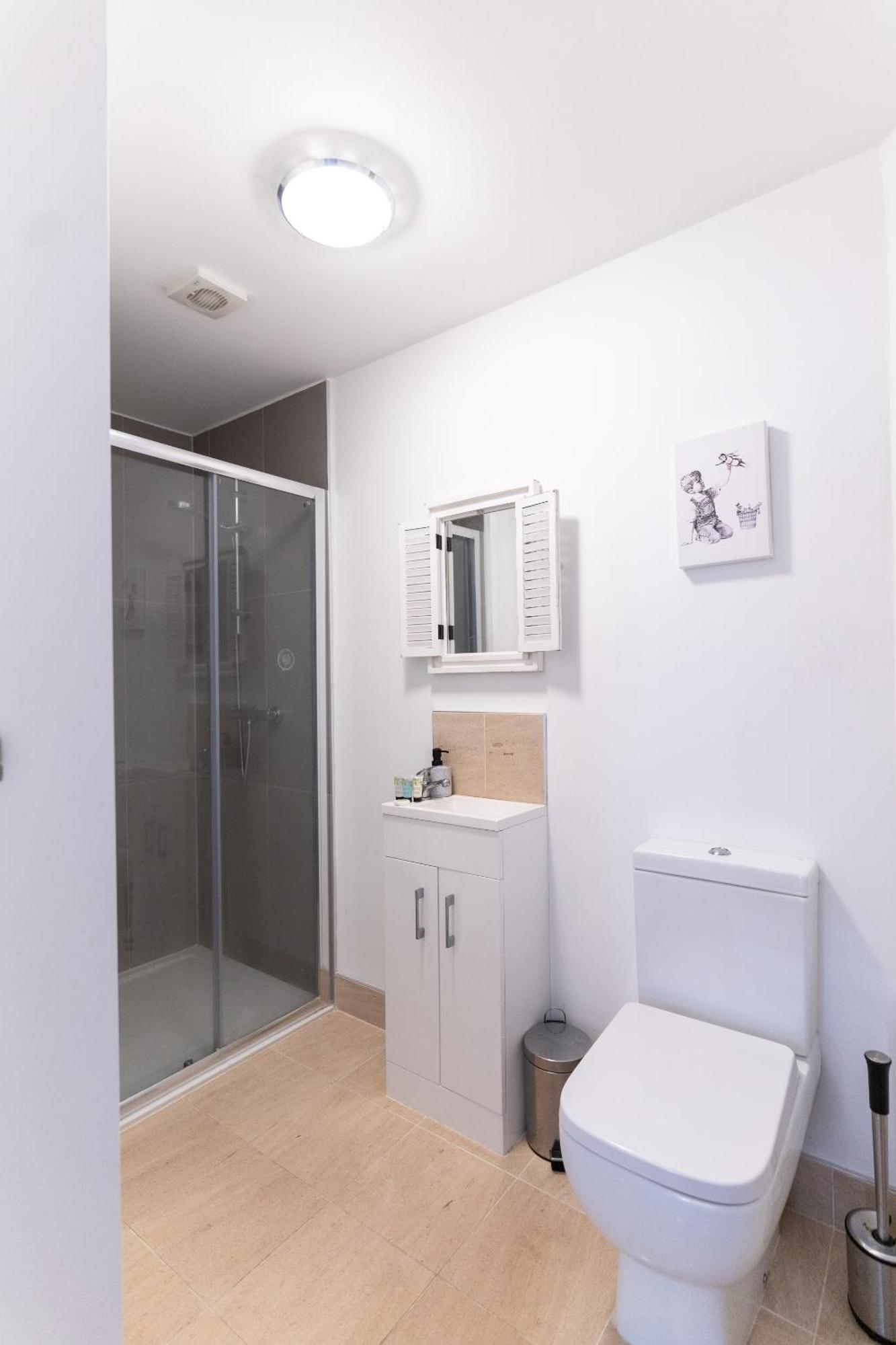 Executive Serviced Accommodation- Southampton, Perfect For Relocators, Contractors And Professionals *
